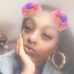 Meet your Posher, Iesha